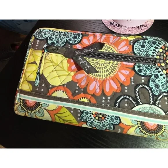 Vera Bradley Turnlock Wallet in a quilted floral pattern. - Picture 2 of 5